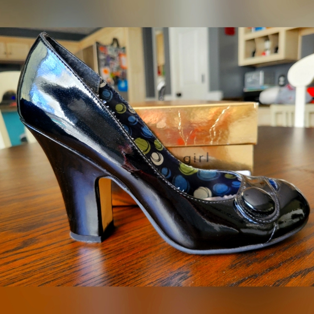 Madden Girl Black Patent Peep-toe Heels Size 8.5